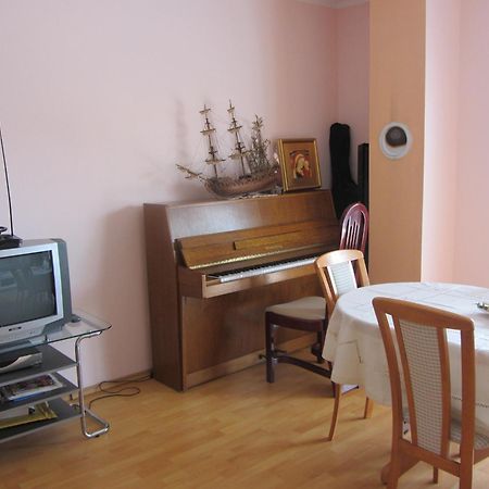 Apartments Dilja Malinska Habitación foto