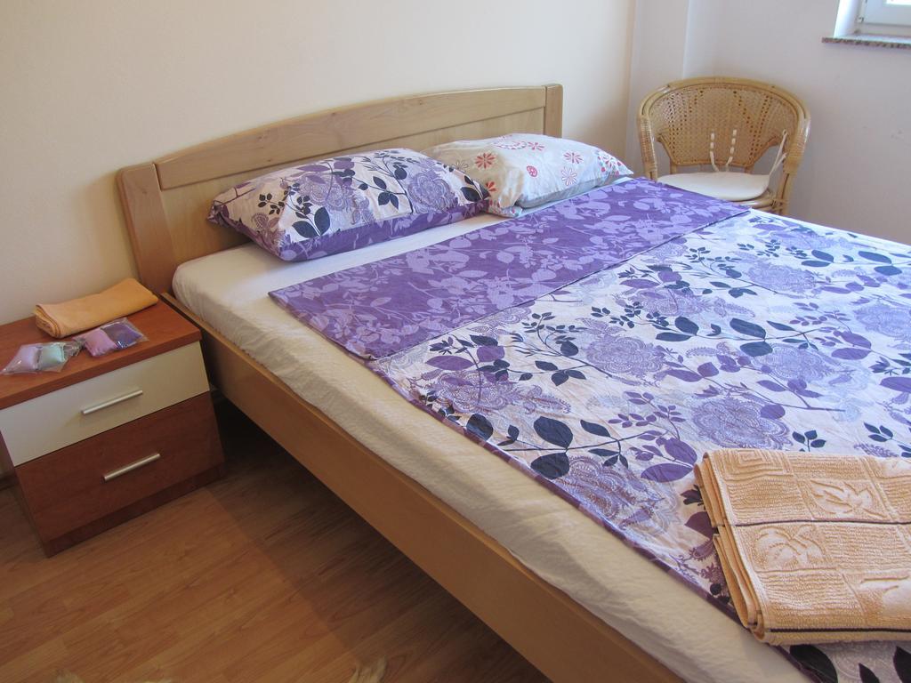 Apartments Dilja Malinska Habitación foto