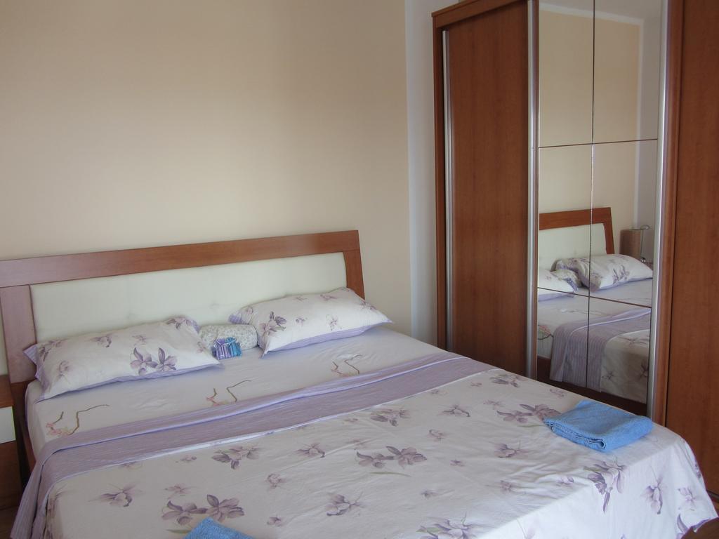 Apartments Dilja Malinska Habitación foto