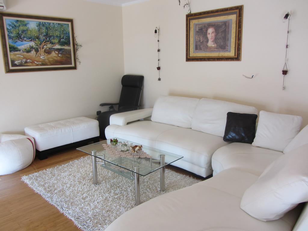 Apartments Dilja Malinska Habitación foto