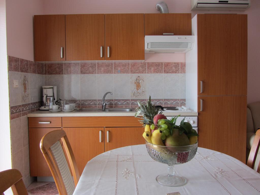 Apartments Dilja Malinska Habitación foto